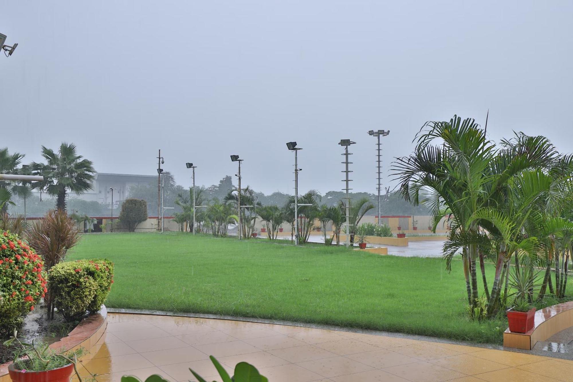 Atithi Resort Bharuch Exterior foto
